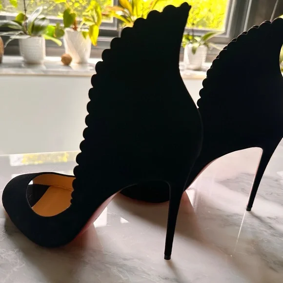 Christian Louboutin Pijonina Scalloped Red Sole Pump BRAND NEW - Picture 2 of 10